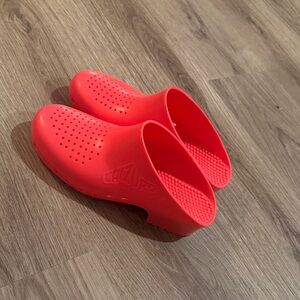 Women's Red Clogs